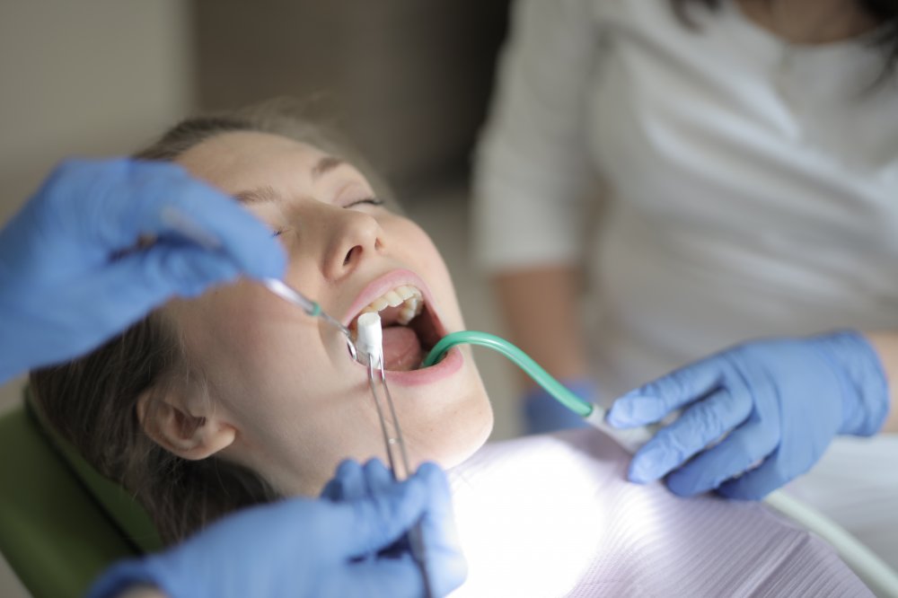 Tandläkare i Järfälla kan hjälpa dig att undvika smärtande besvär och kostsamma räkningar